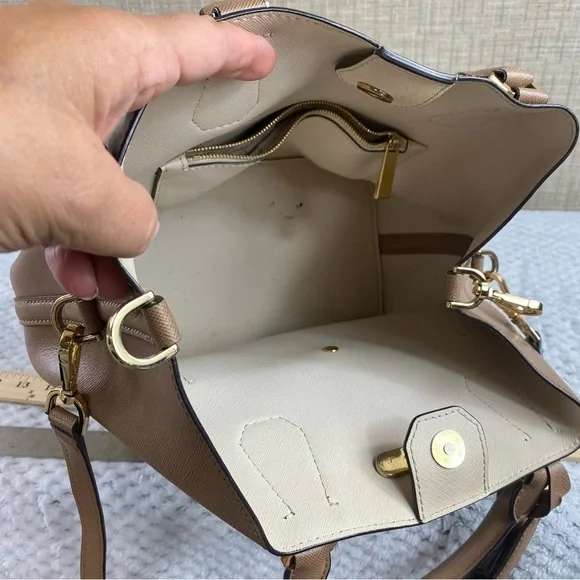 Michael Kors Greenwich Large Saffiano Leather Grab Bag Satchel Crossbody Tan - Picture 8 of 15